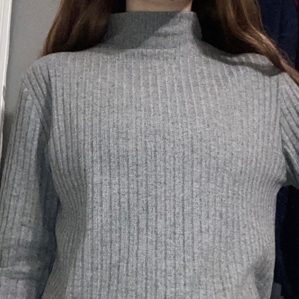 women’s long sleeve mock neck top